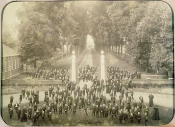 Alumnos y personal de la Institution Libre de Marcq en Baroeuil, 1890-1